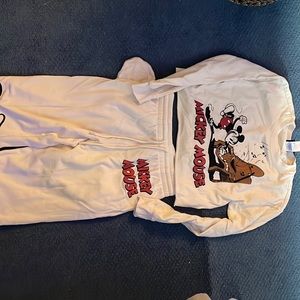 Disney! Long sleeve crop top with matching sweat pants